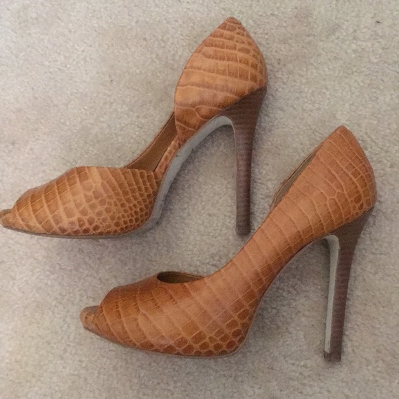 camel coloured heels